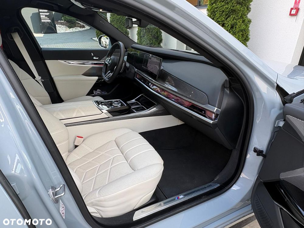 BMW Seria 7 740d xDrive mHEV Individual Edition sport - 7