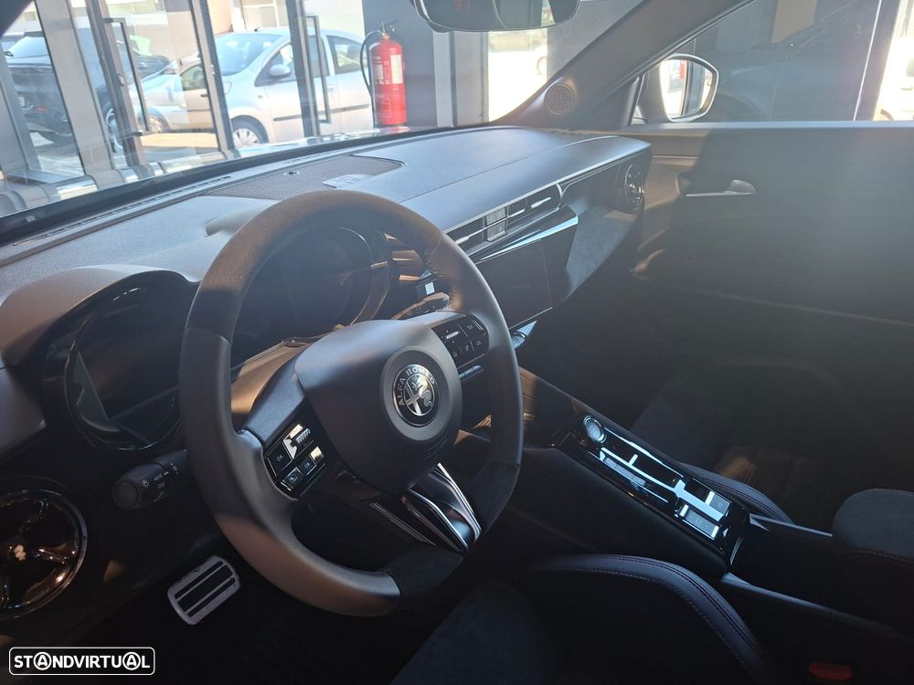 Alfa Romeo Junior Elletrica 50 kWh Veloce - 19
