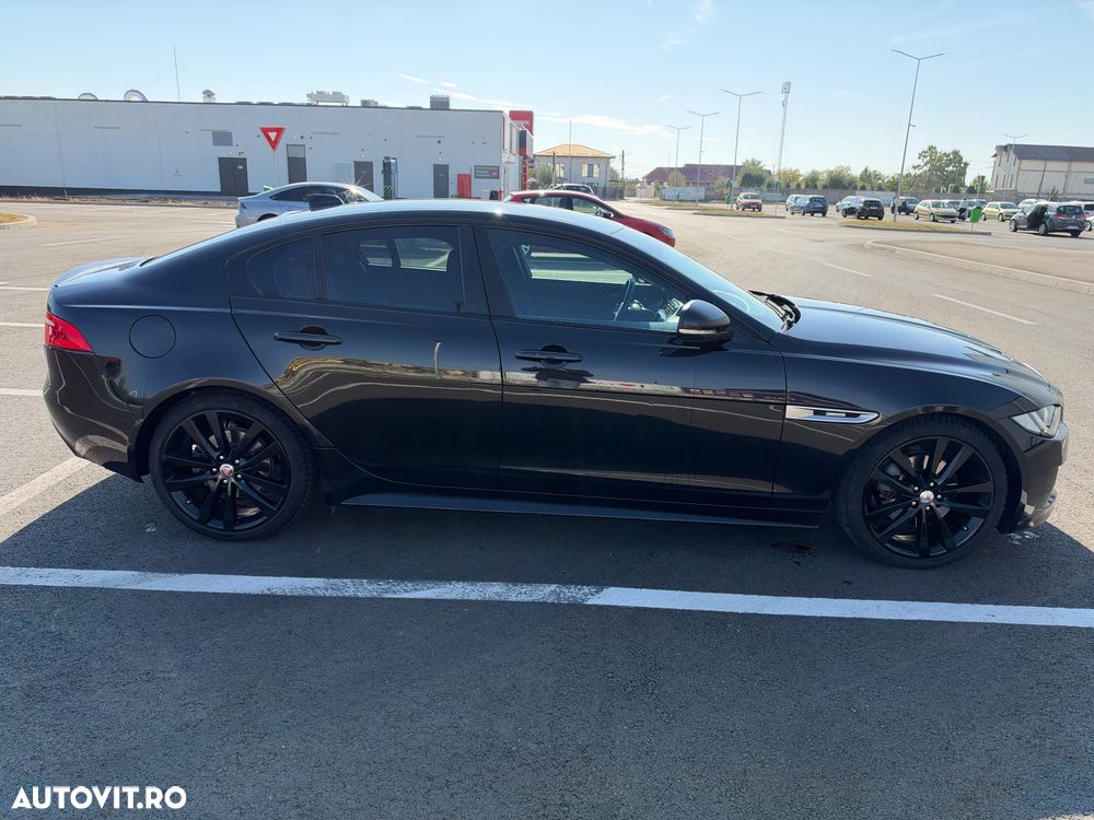 Jaguar XE - 3