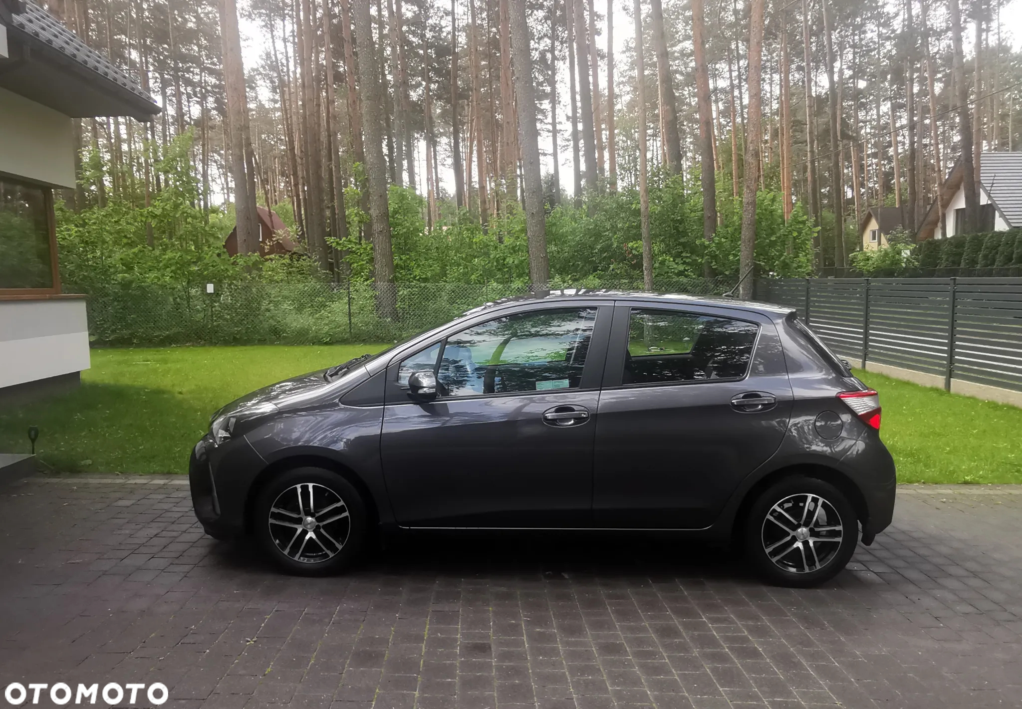 Toyota Yaris 1.0 Premium - 2