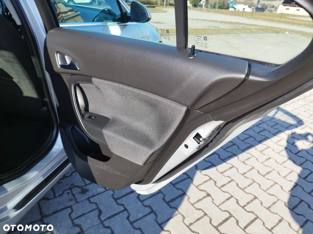 Opel Insignia 1.4 T Active S&S - 25