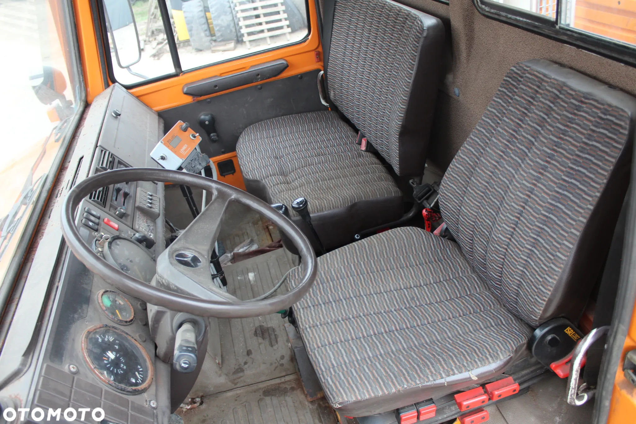 Mercedes-Benz UNIMOG U 2450 z Niemiec - 13