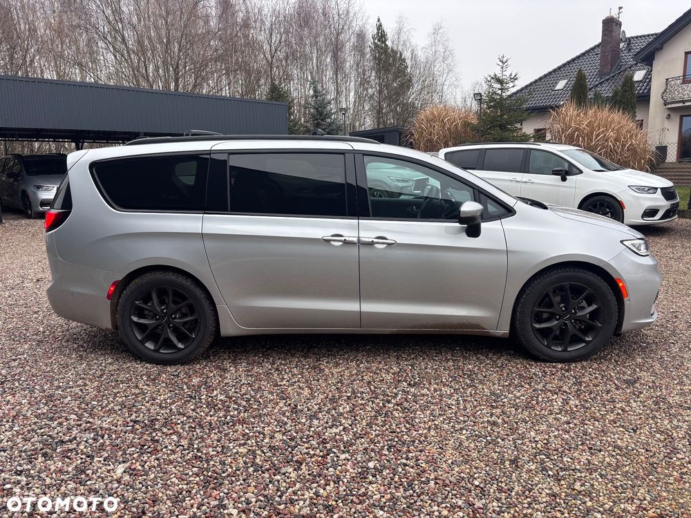 Chrysler Pacifica - 5