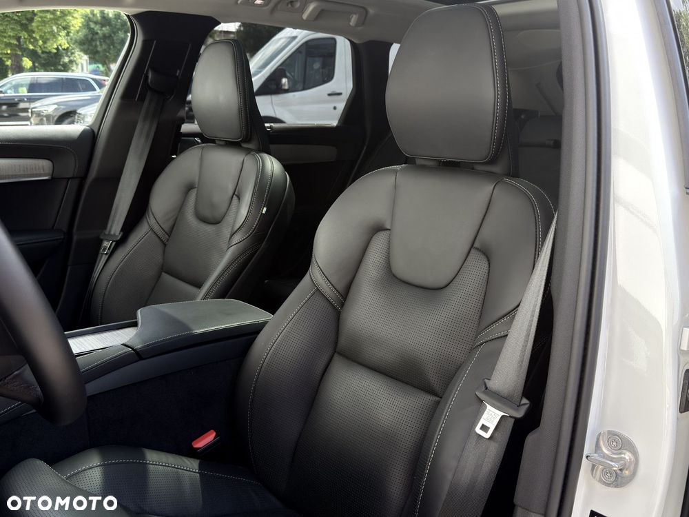 Volvo V90 Cross Country - 25