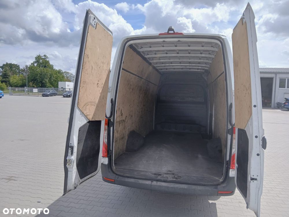 Mercedes-Benz Sprinter - 6