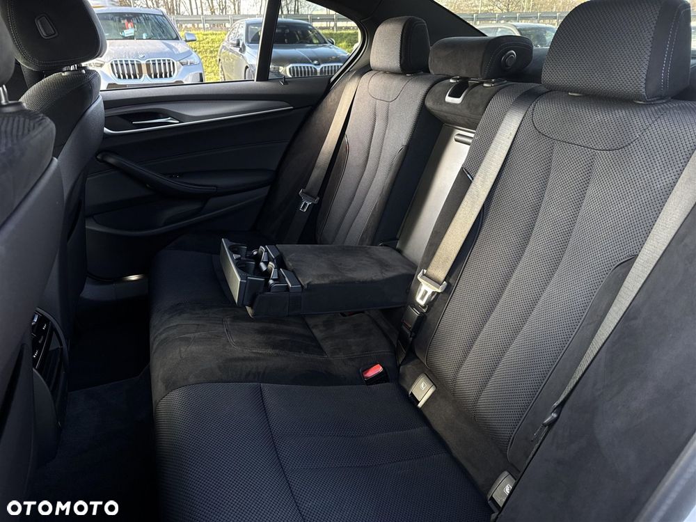 BMW Seria 5 520d xDrive - 22