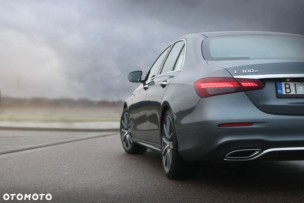 Mercedes-Benz Klasa E 300 Business Edition - 6