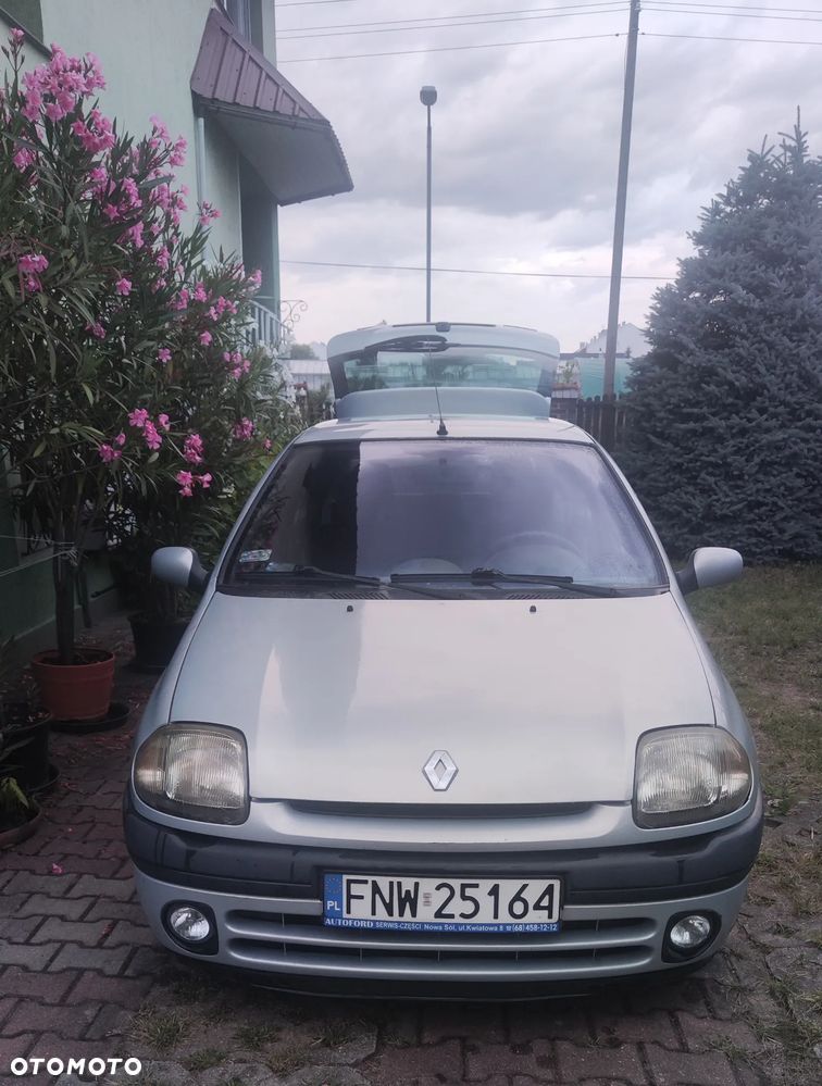 Renault Clio - 2
