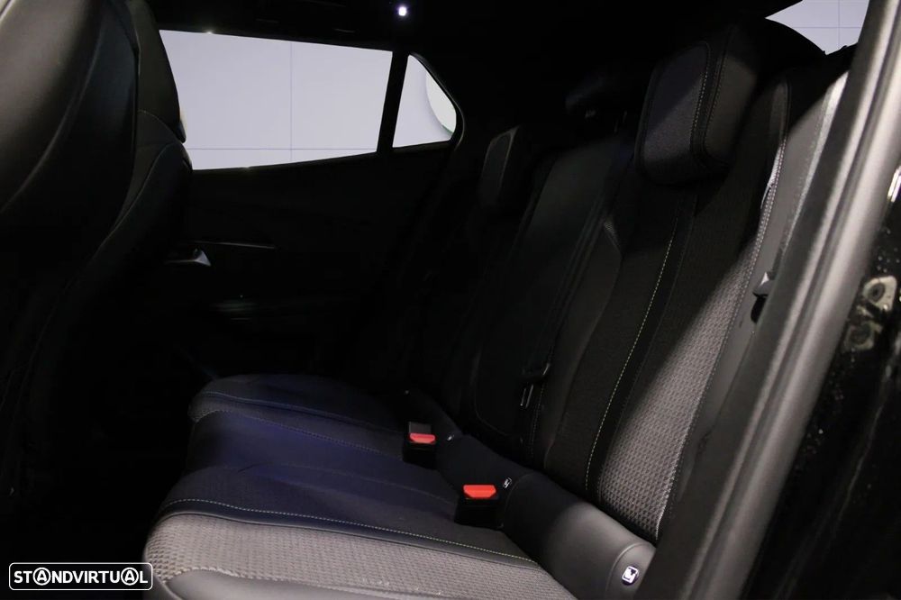 Peugeot e-2008 - 11