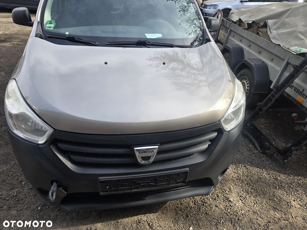 Kompletny  przód  Dacia  dokker w kolorze TEHNK - 1
