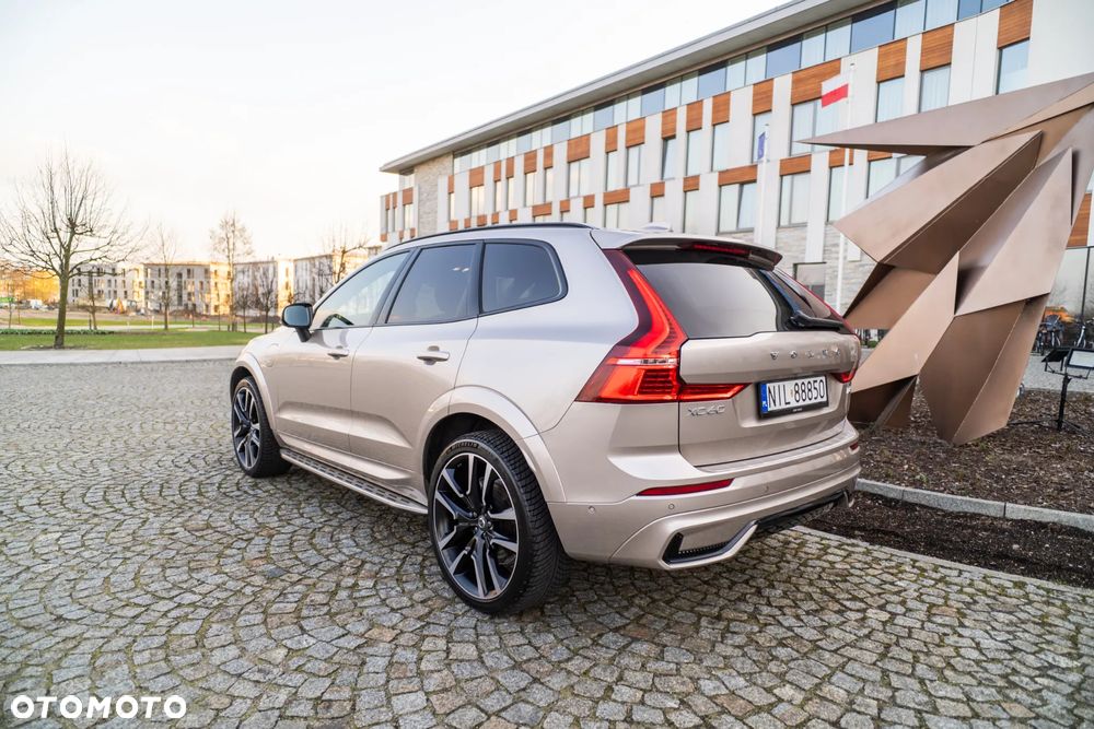 Volvo XC 60 T8 Plug-In Hybrid AWD Ultimate Dark - 8