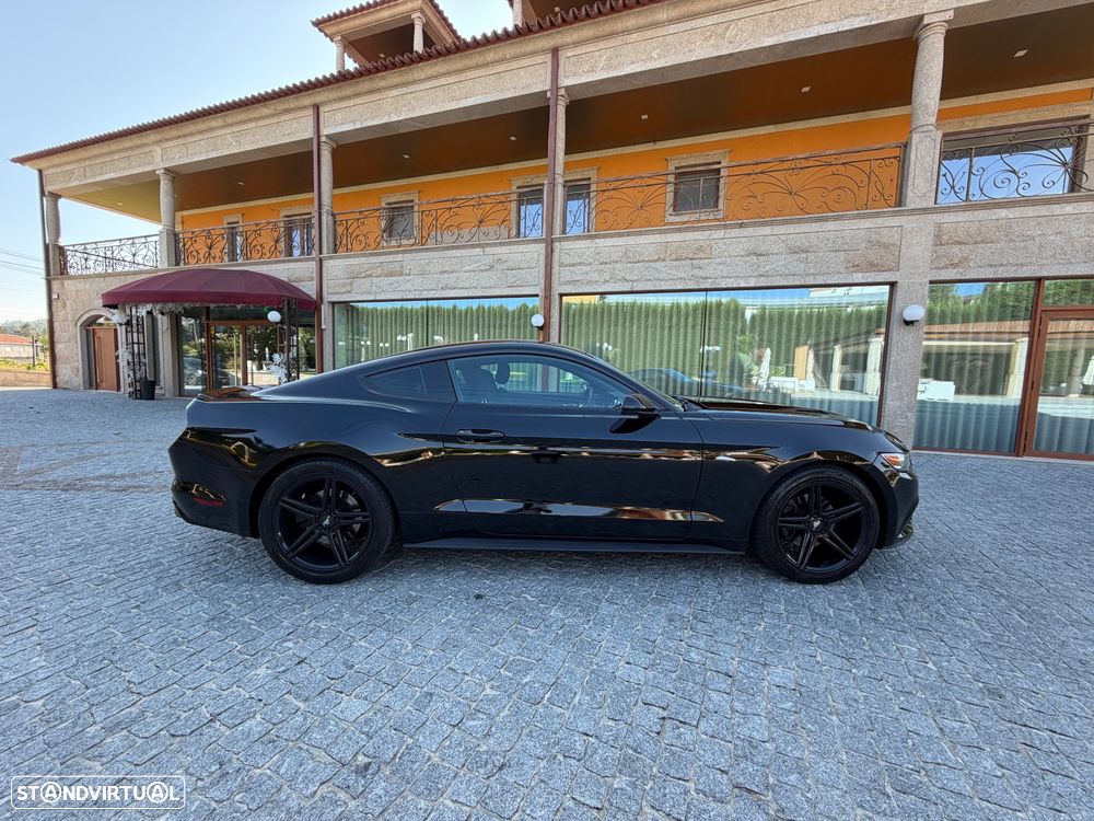 Ford Mustang 2.3 Eco Boost Aut. - 9