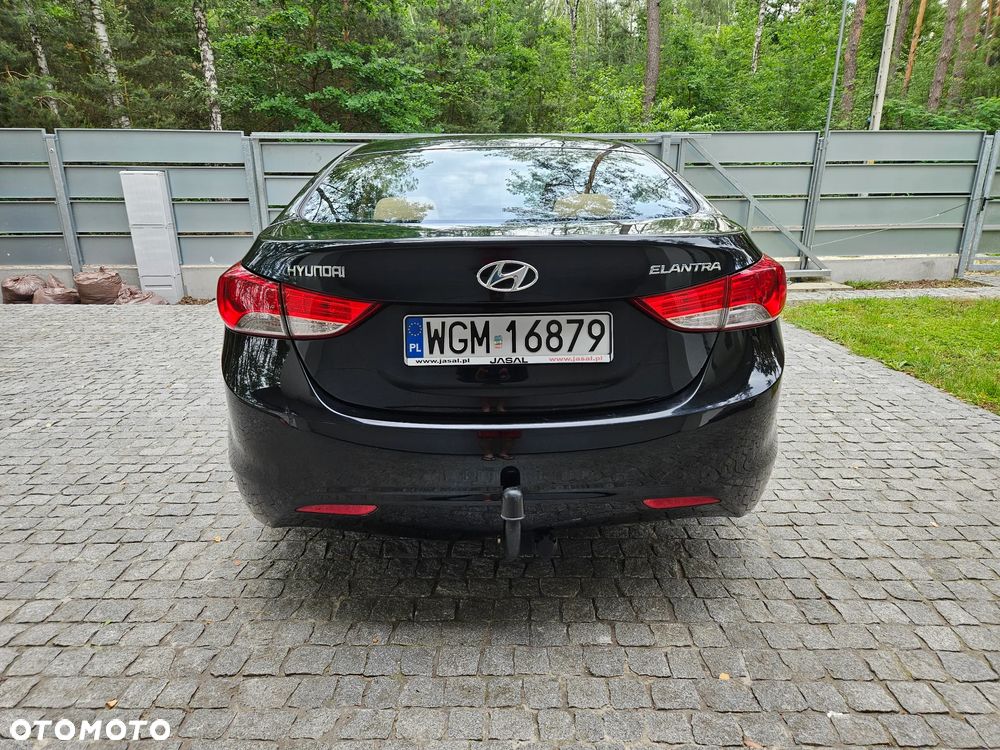 Hyundai Elantra 1.6 Comfort - 20