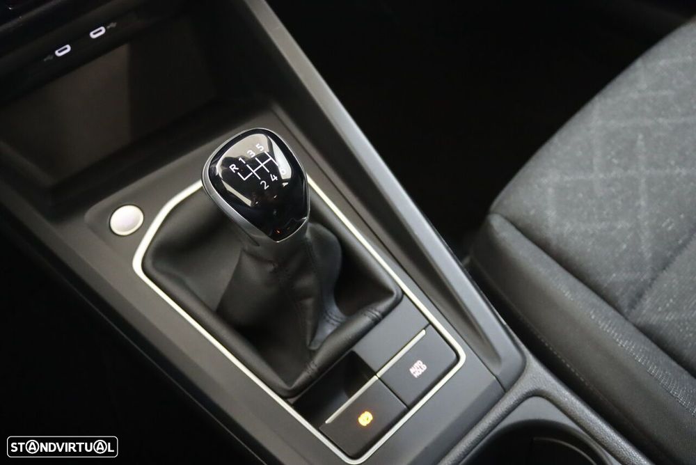 VW Golf 2.0 TDI Conceptline - 32