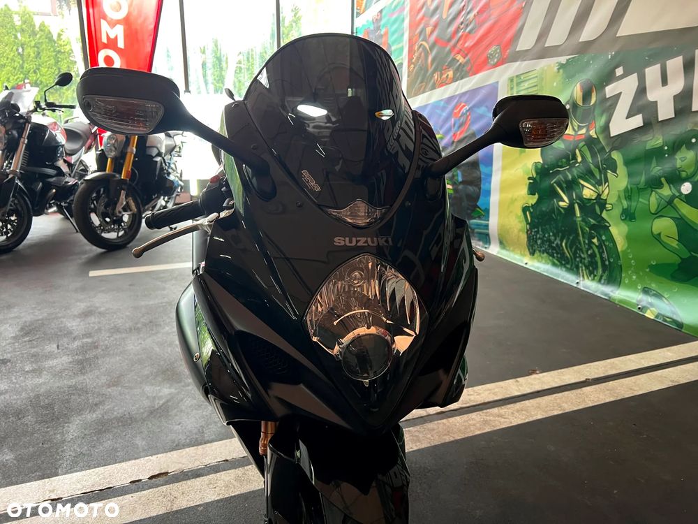 Suzuki GSX-R - 10