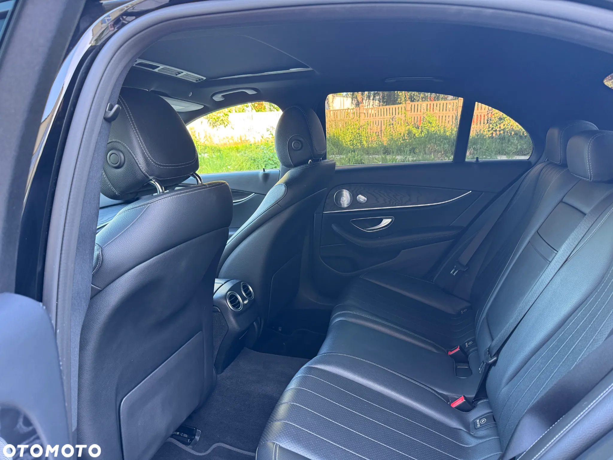 Mercedes-Benz Klasa E 350 9G-TRONIC AMG Line - 16