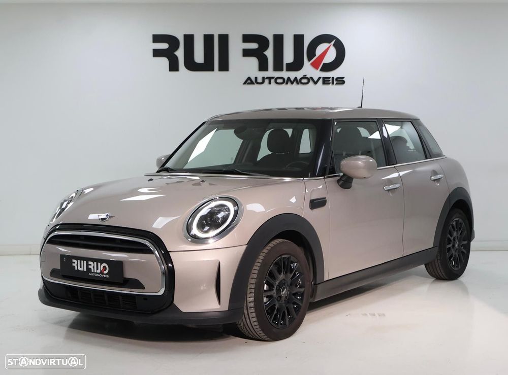 MINI 5 Portas Cooper Auto - 2