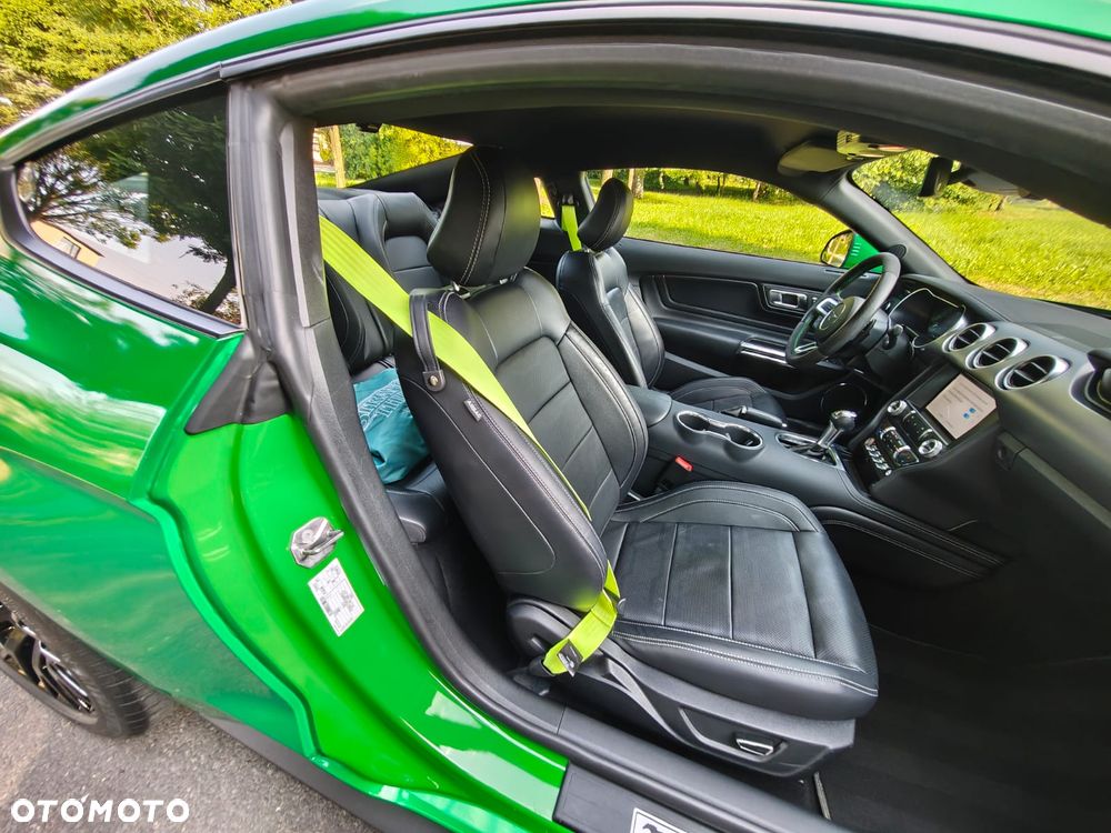Ford Mustang - 32