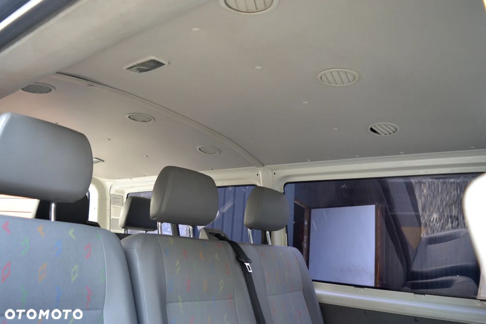 Volkswagen Transporter Caravelle Lang Comfortline - 26