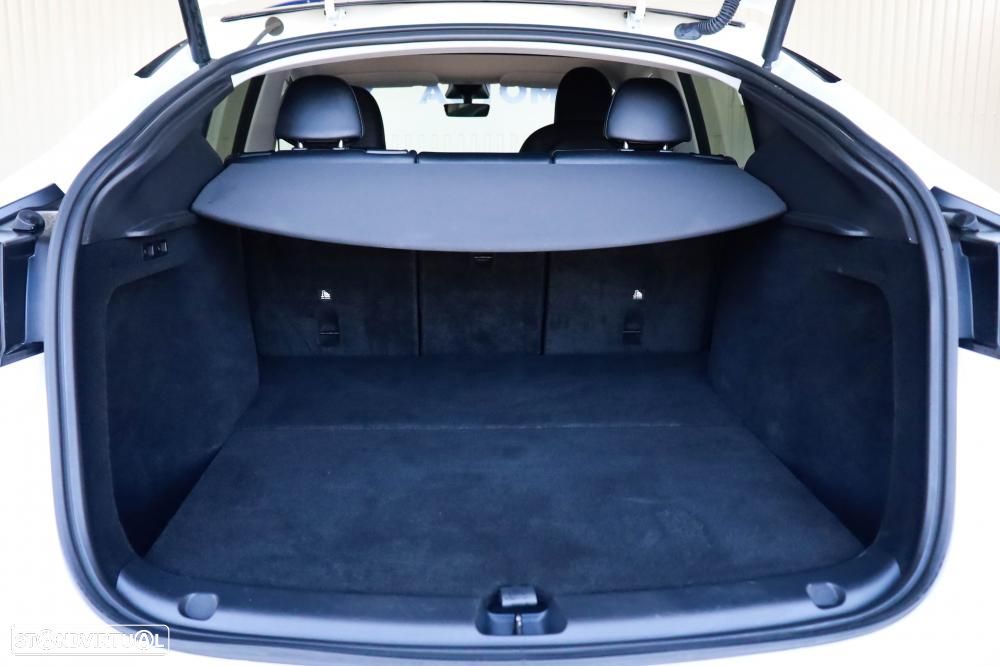 Tesla Model Y Performance Dual Motor AWD - 29