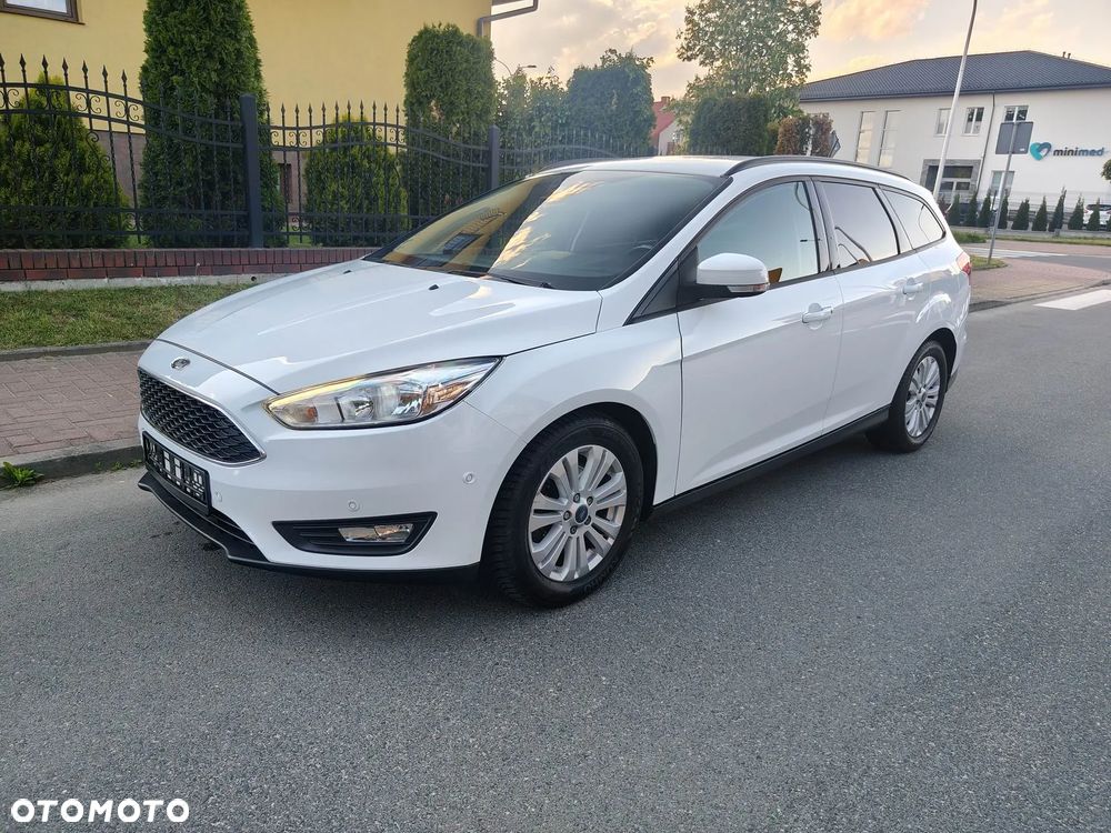 Ford Focus SW 1.5 EcoBoost S&S ACTIVE - 4