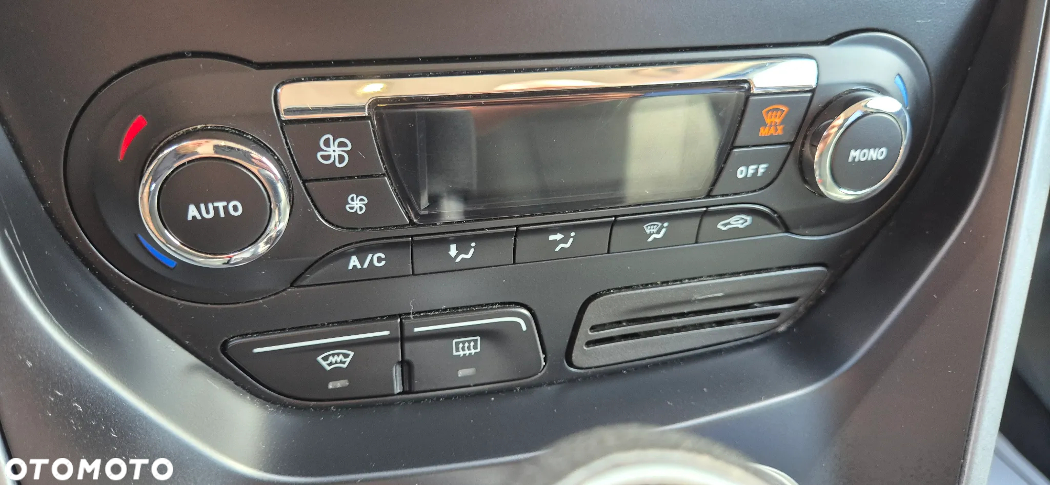 Ford Grand C-MAX - 34