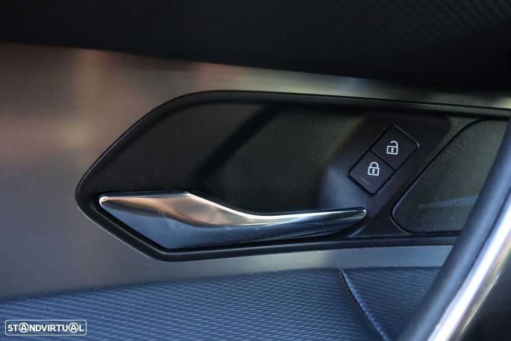 Land Rover Discovery Sport P300e Dynamic HSE - 39