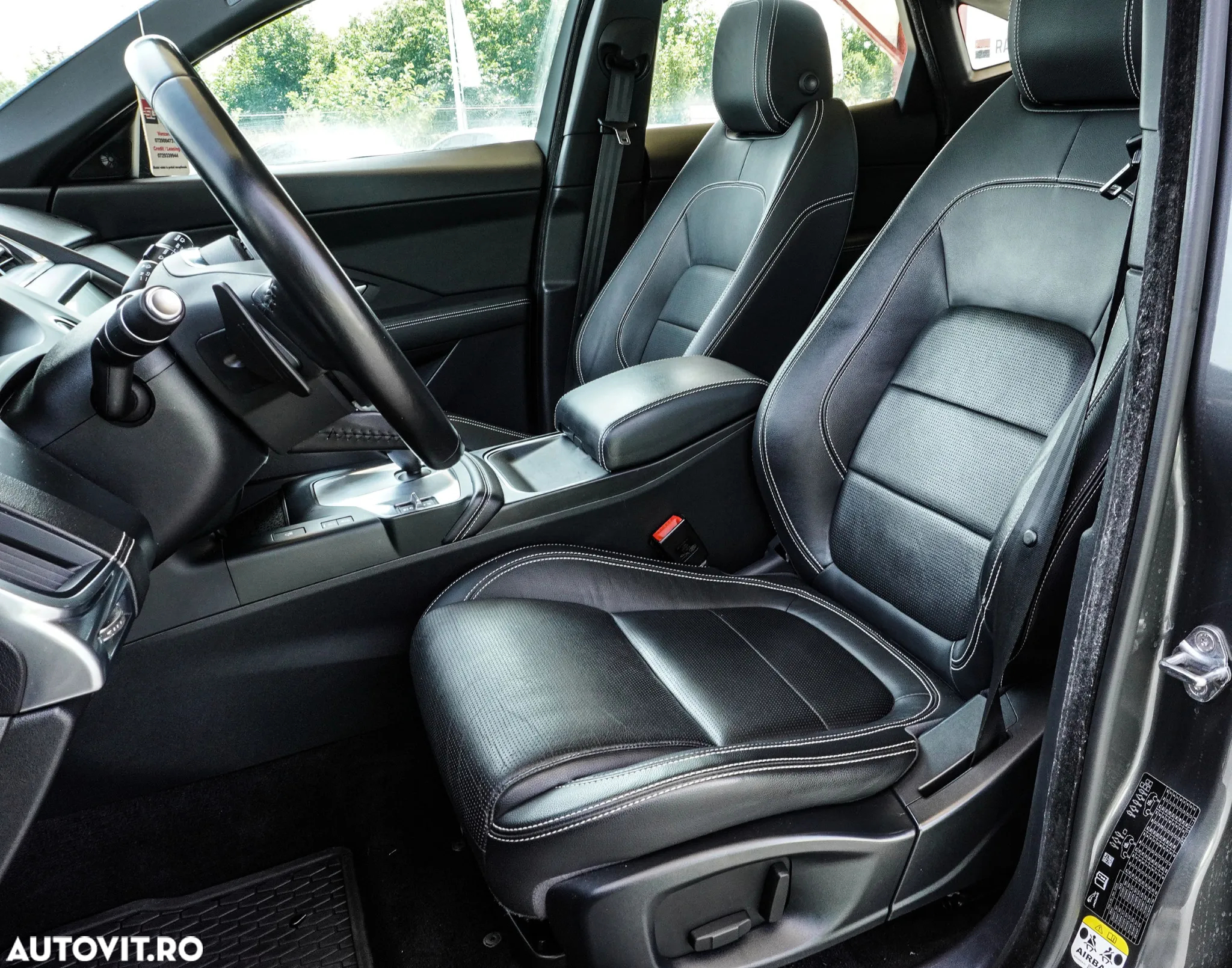 Jaguar E-Pace D150 AWD R-Dynamic S - 14