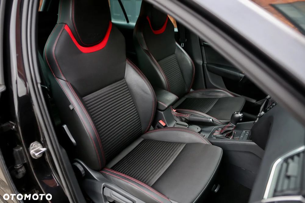 Skoda Octavia 2.0 TDI DSG RS - 26