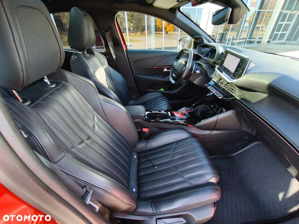 Peugeot 208 - 13