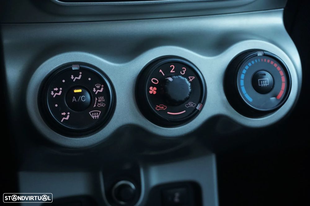 Toyota Urban Cruiser 1.33 4x2 Town - 31