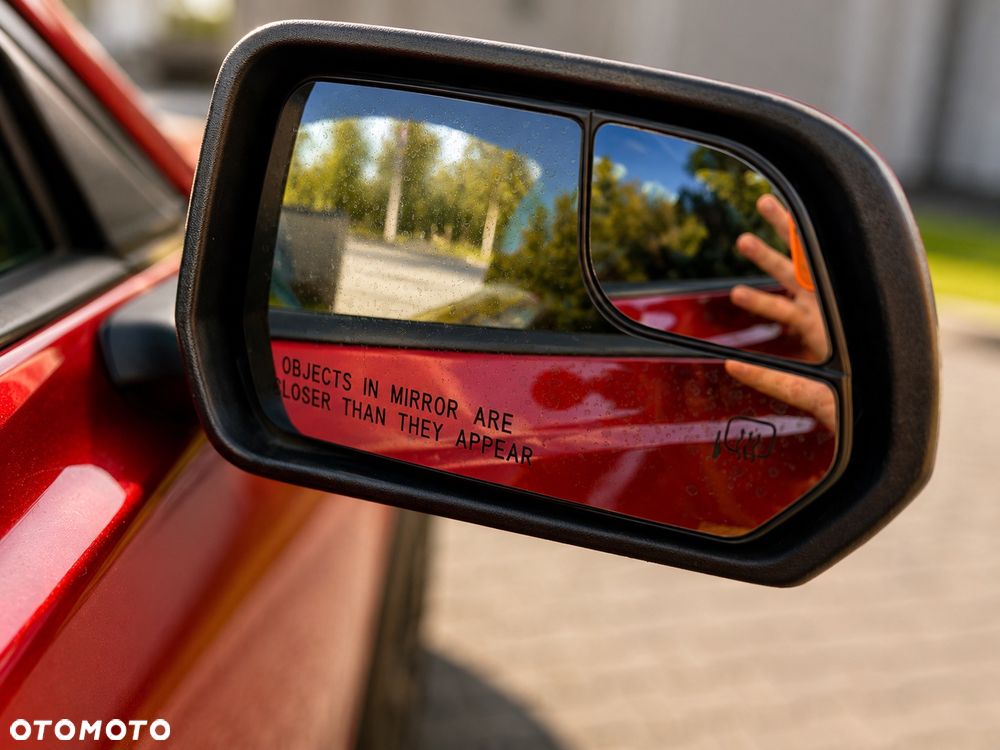 Ford Mustang - 25