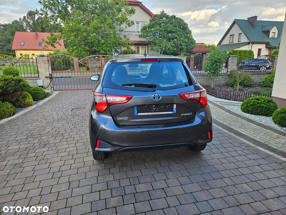 Toyota Yaris Hybrid 100 Active EU6 - 6