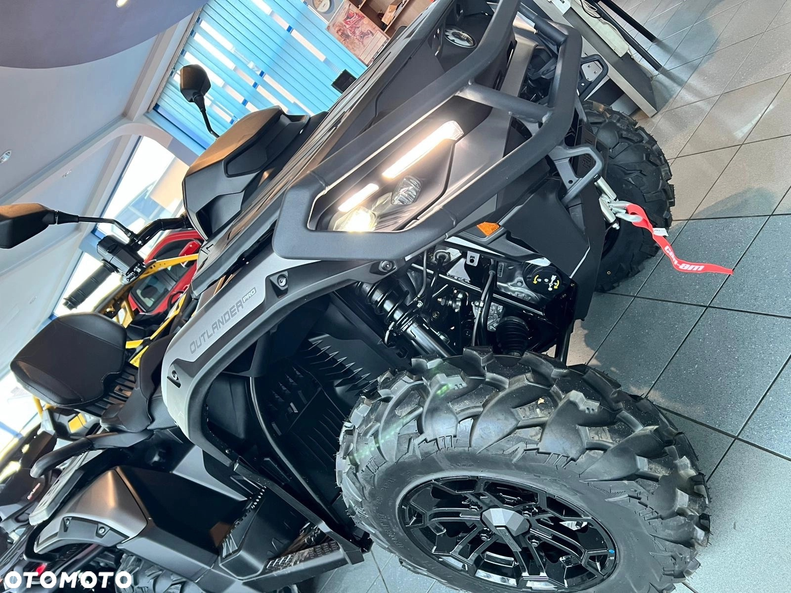 Can-Am Outlander - 18
