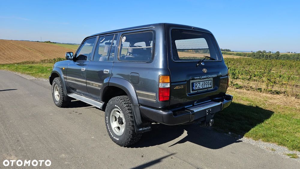 Toyota Land Cruiser - 5
