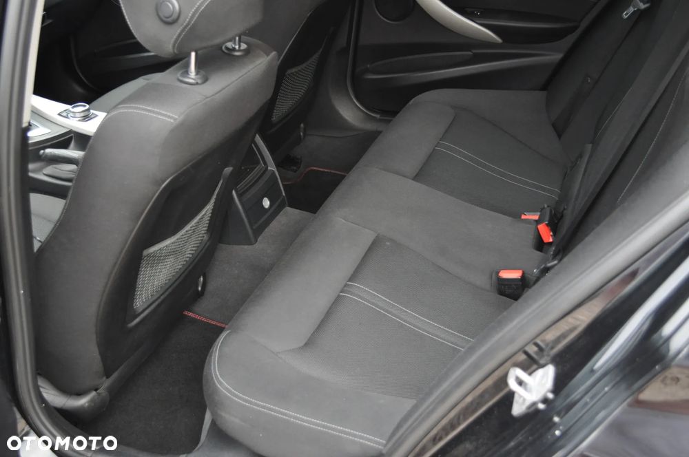 BMW Seria 3 318d Advantage - 21