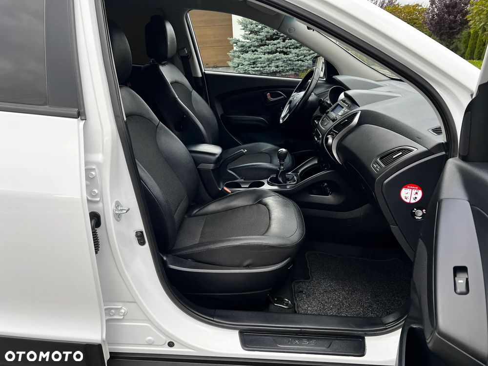 Hyundai ix35 1.6 2WD Fifa World Cup Edition - 29