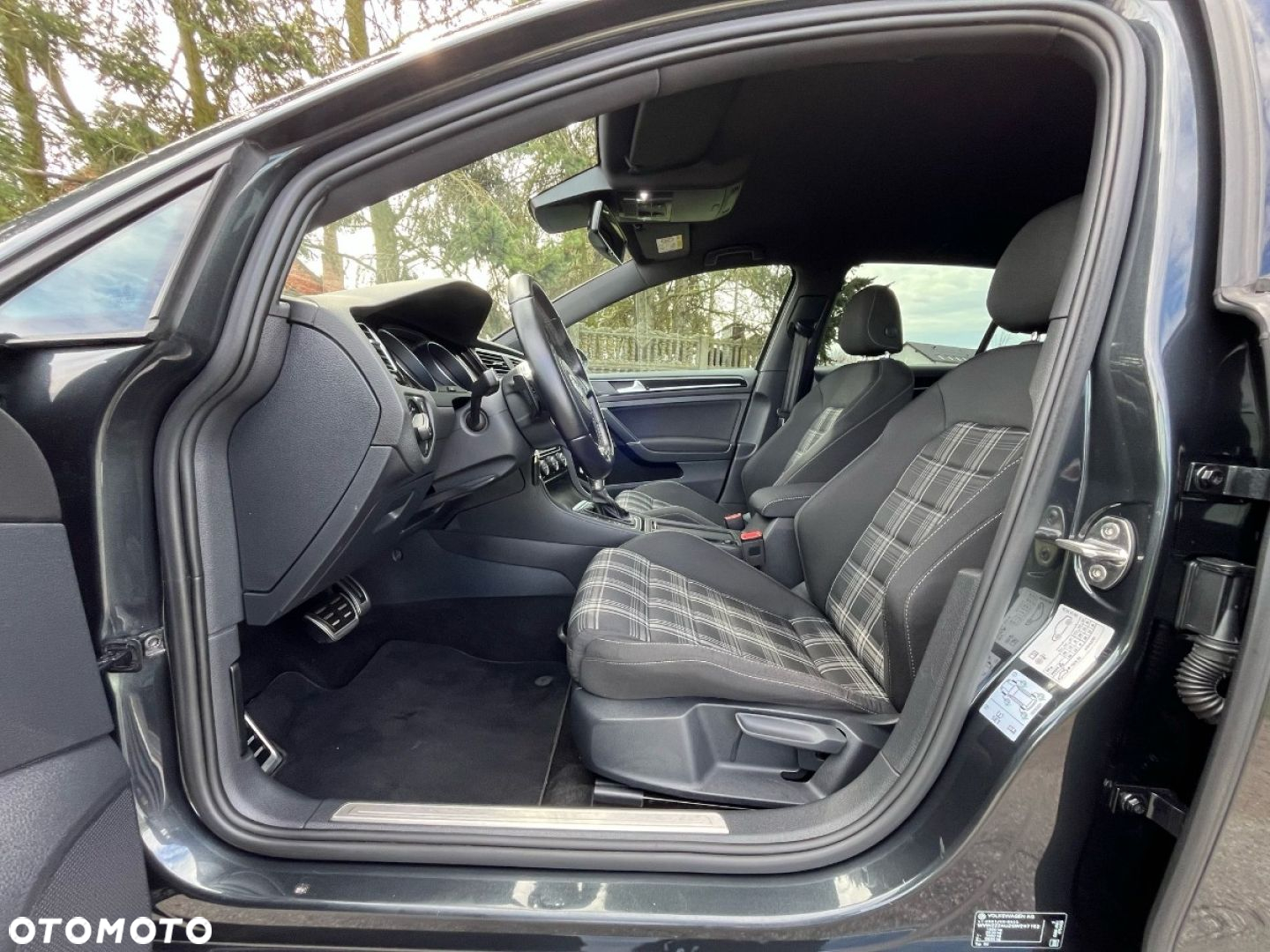Volkswagen Golf - 11