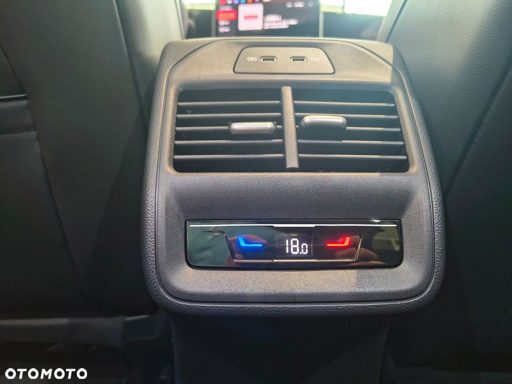 Volkswagen Passat - 14