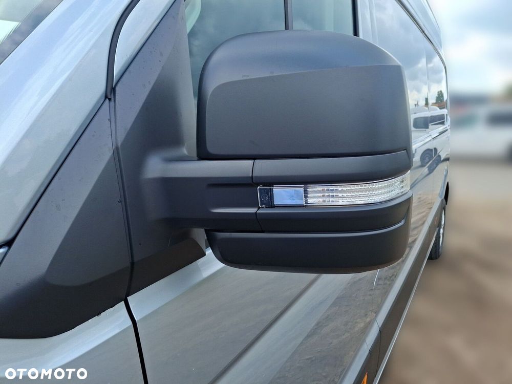 Volkswagen Crafter Furgon 4490 - 13