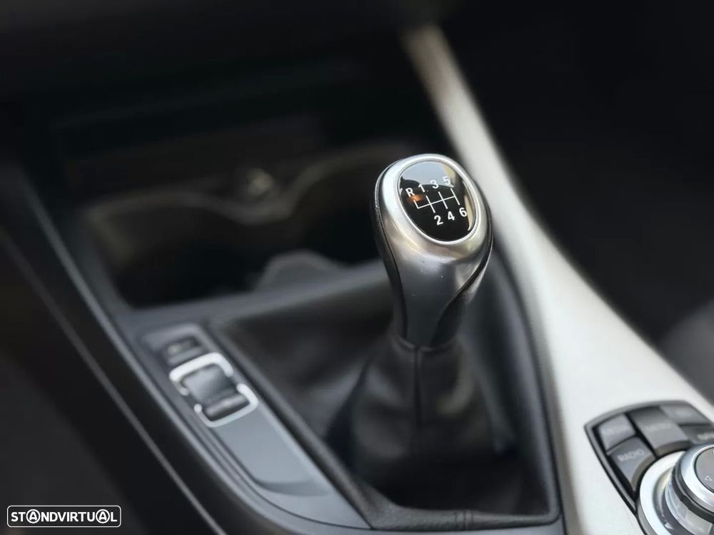 BMW 120 d Urban Line - 35