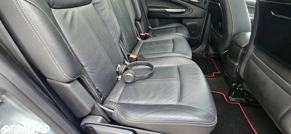 Ford S-Max - 24