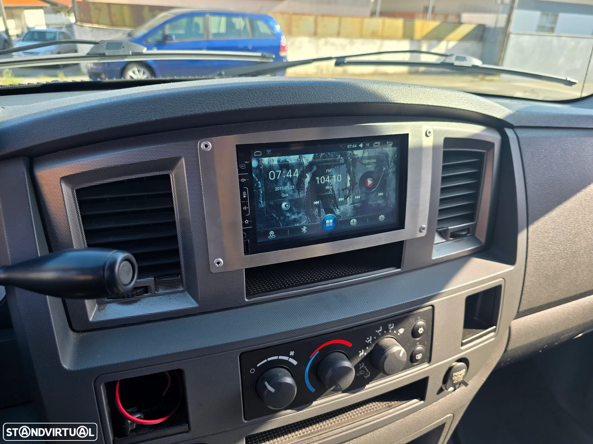 Dodge RAM - 8
