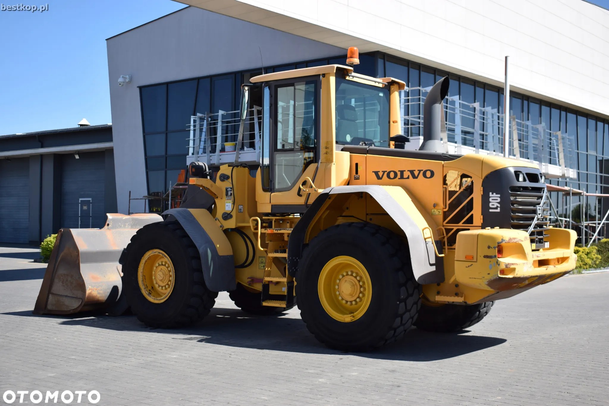 Volvo L90F - 9