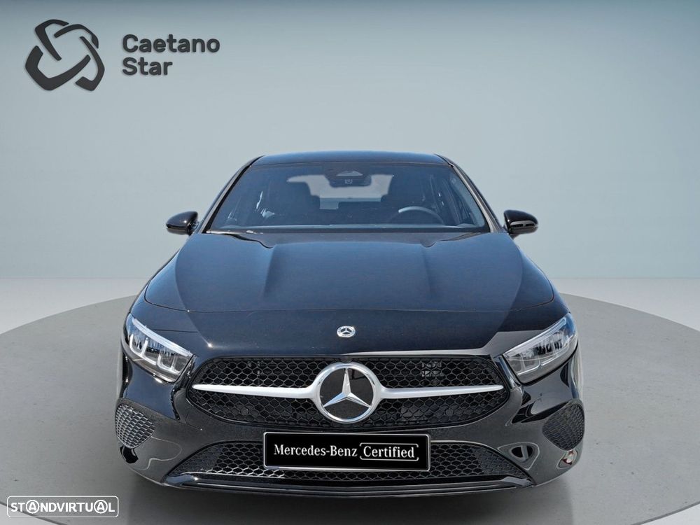 Mercedes-Benz a-250-limousine e - 2