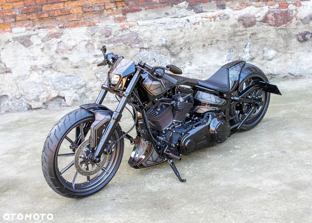 Harley-Davidson Softail Breakout - 7