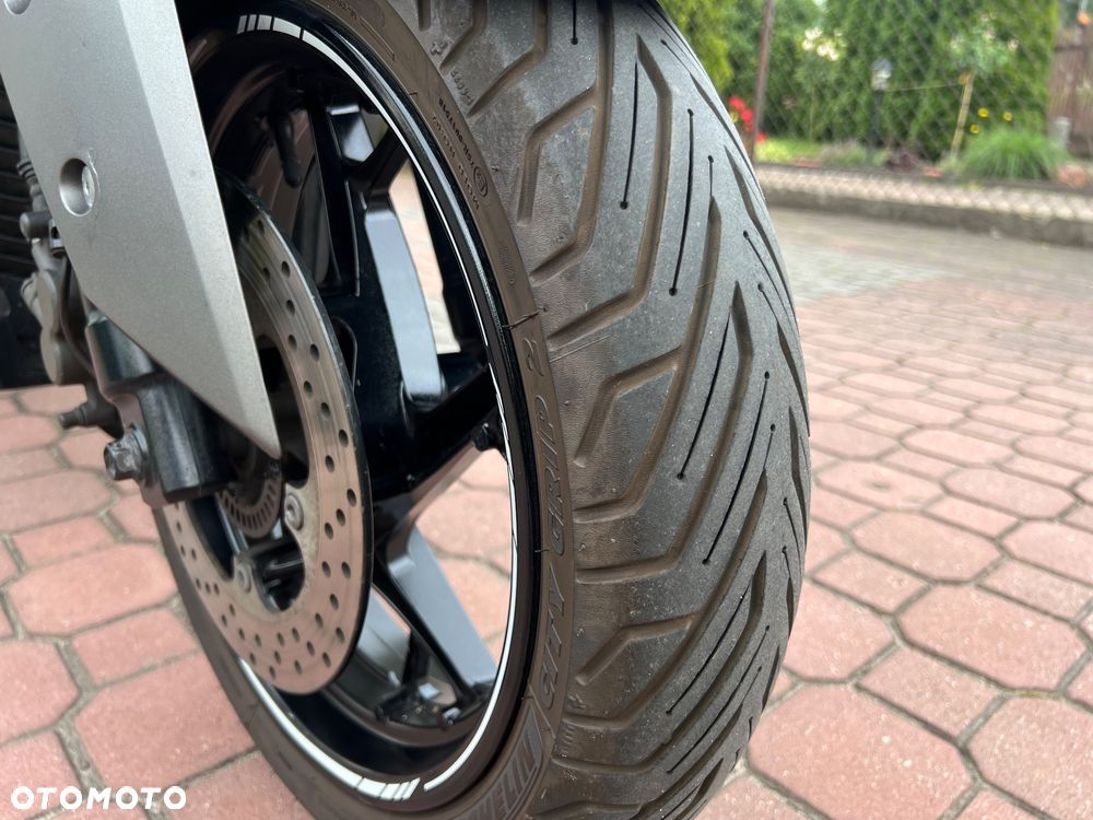 Yamaha X-max - 14