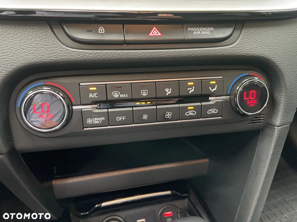 Kia Ceed 1.6 GDI PHEV L DCT - 23