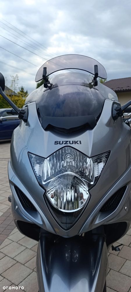 Suzuki GSX - 17