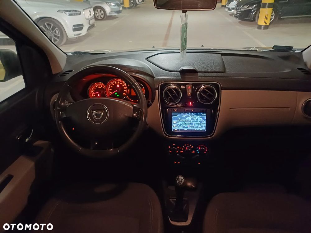 Dacia Lodgy 1.6 SCe Laureate S&S - 38